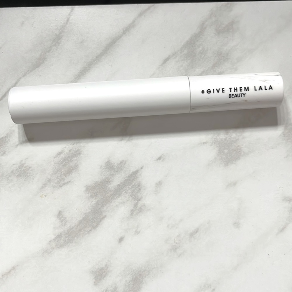 Item/mascara color/black